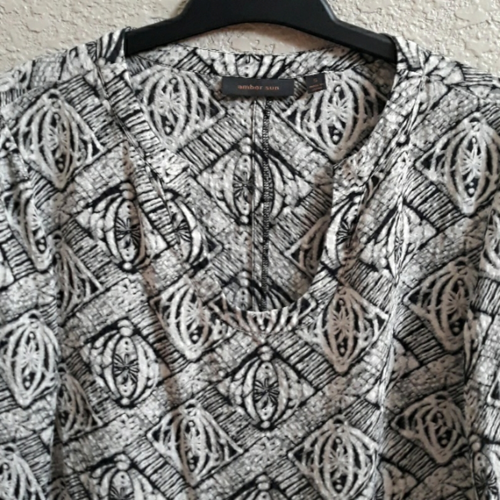 Amber Sun Ikat Design Tunic Black & White